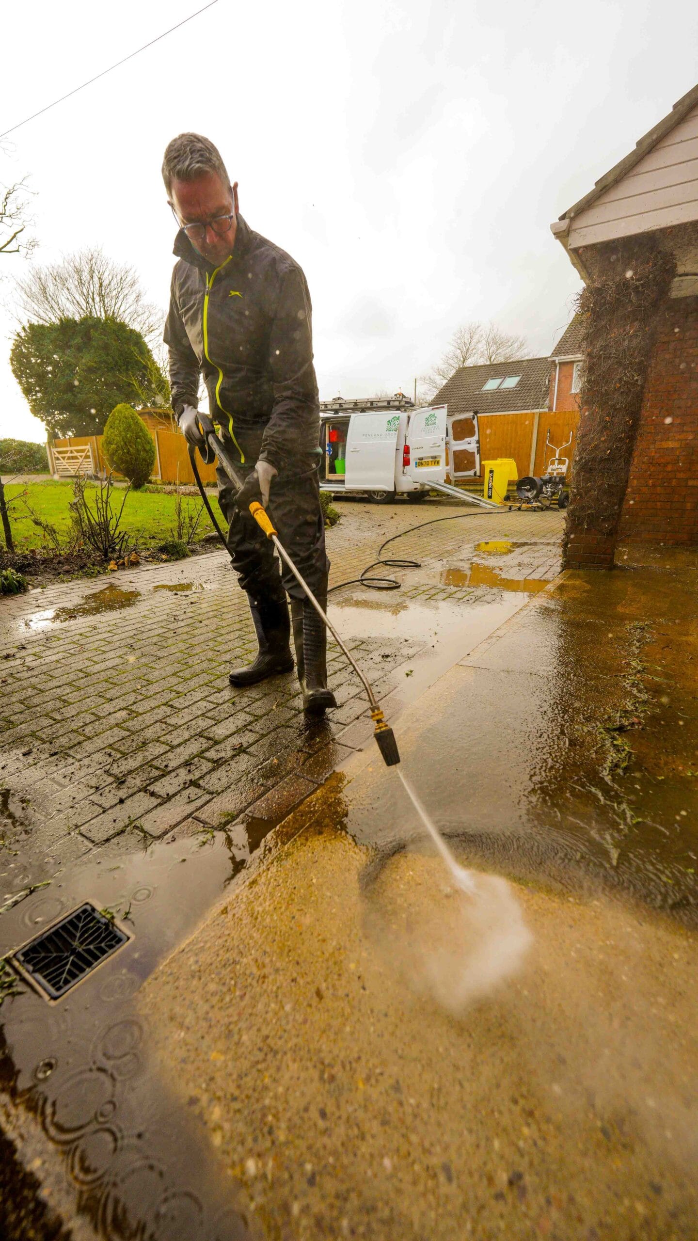 Driveway cleaning and pressure washing Lincoln Lincolnshire - block paving cleaning